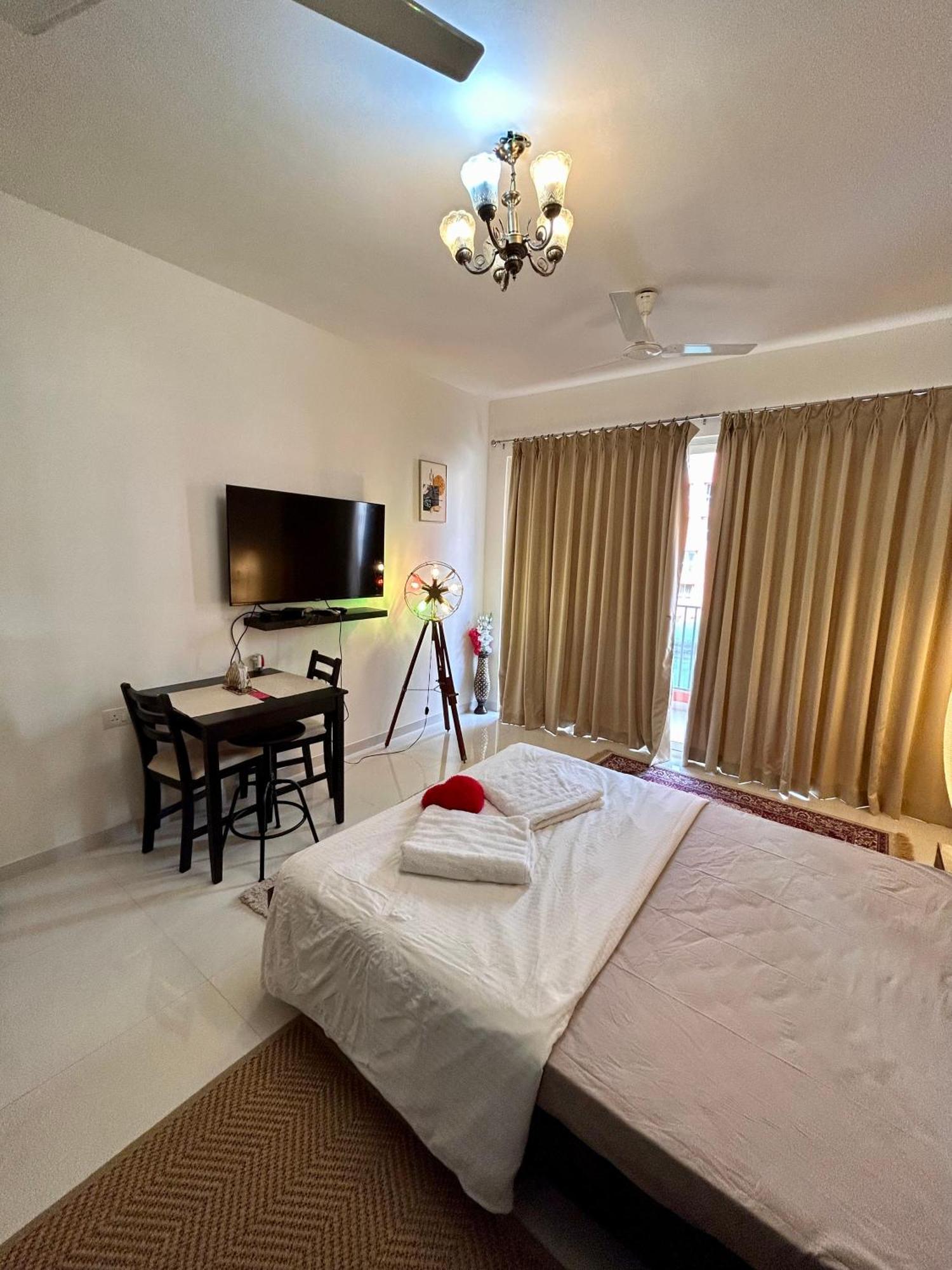 Good Stay Pool View Stylish Studio Apartment,6Km From Airport, 307 Dabolim Dış mekan fotoğraf