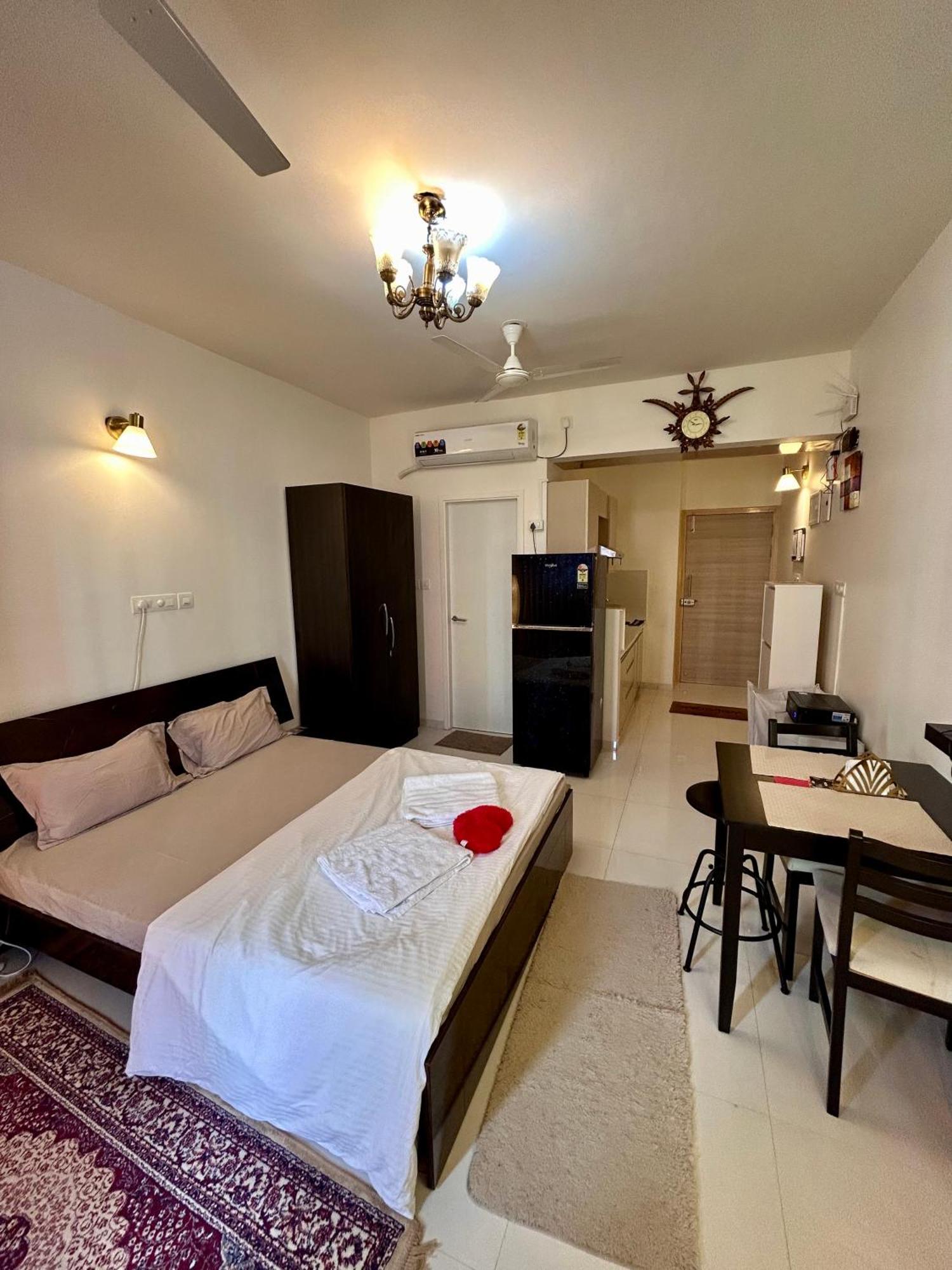 Good Stay Pool View Stylish Studio Apartment,6Km From Airport, 307 Dabolim Dış mekan fotoğraf